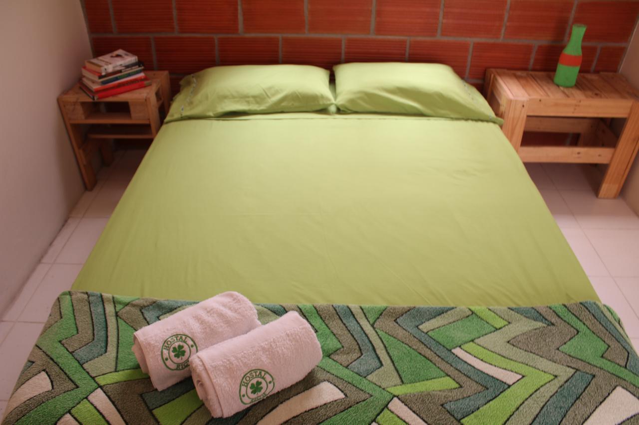 Hostal Paz Y Vida *